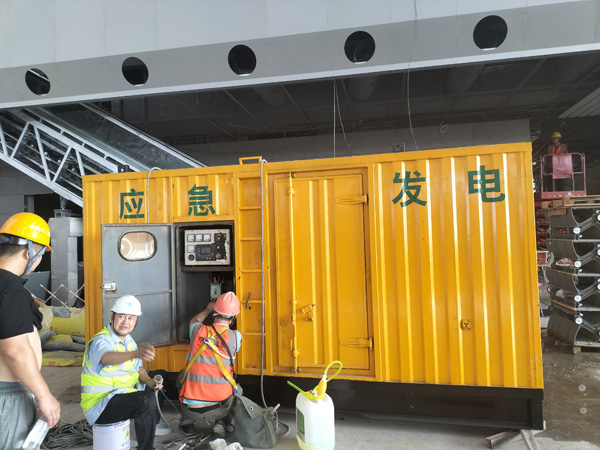 定远怎样判断空气滤清器是否需要更换？